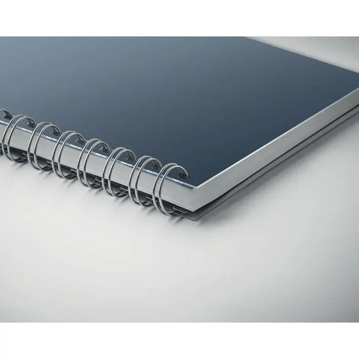 Caiet a5 rpet cu linii reciclate albastru cu spirala metalica argintie lucioasa pentru notite eficiente