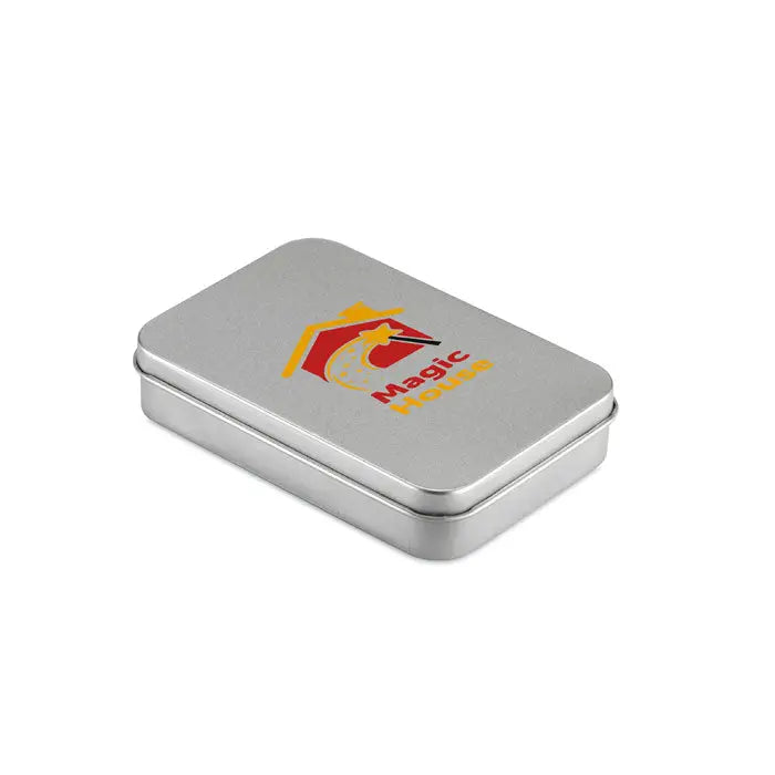 Cutie de tabla argintie dreptunghiulara cu logo magic house rosu si galben pentru carti de joc