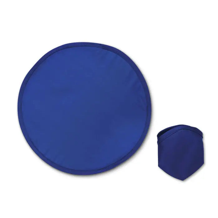Frisbee pliabil din material albastru prezentat deschis si pliat in husa pentru transport facil