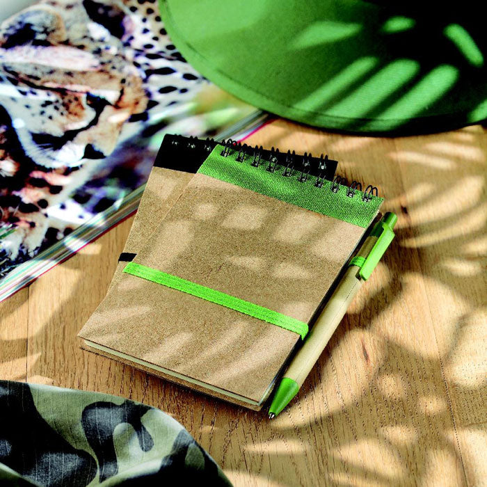 Blocnotes A6 reciclat cu stilou