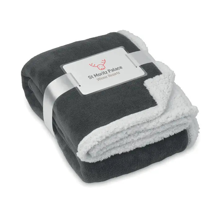 Patura din lana coral sherpa moale cu exterior gri inchis si captuseala alba sherpa pentru confort termic