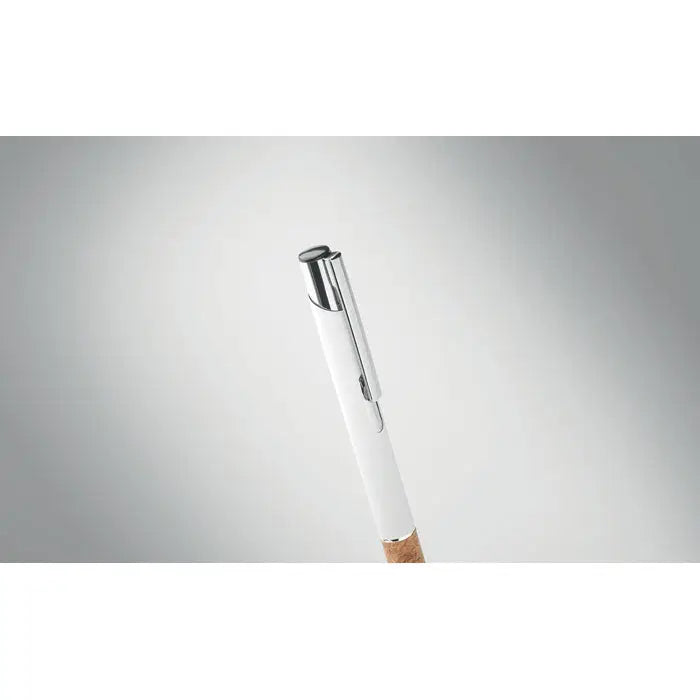 Pix din aluminiu cu buton alb cu clip si capac argintiu si grip natural din plută la baza pixului