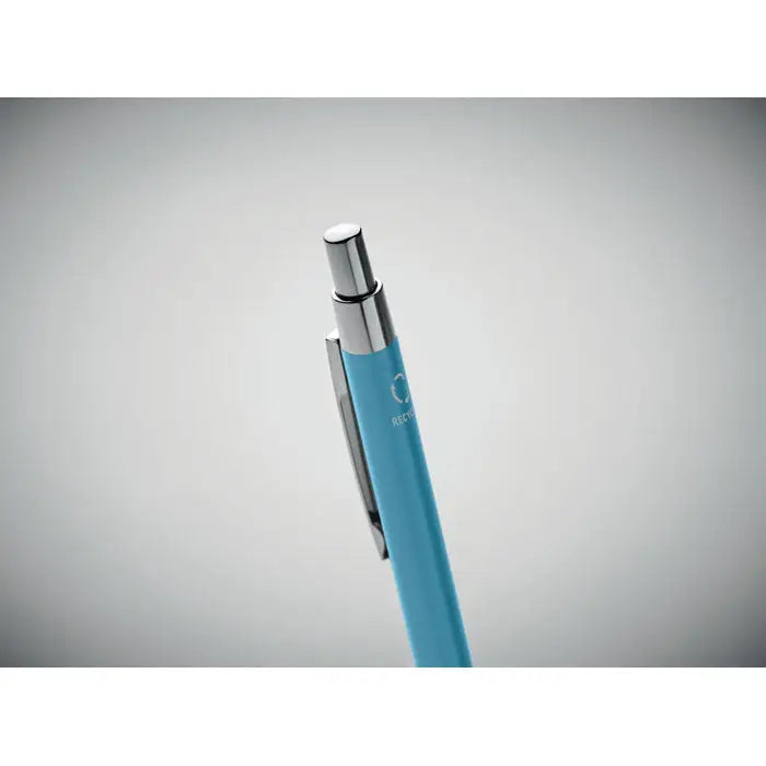 Pix din aluminiu reciclat de culoare albastru deschis metalizat cu clips si capac argintiu, elegant si durabil