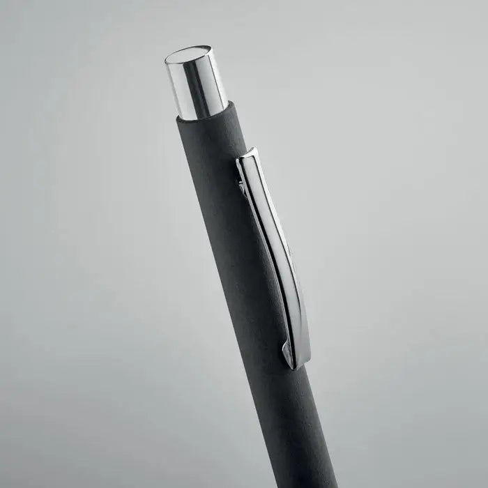 Pix din hârtie reciclată cu corp negru din piele și clip metalic argintiu elegant