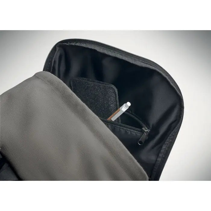 Rucsac pentru laptop de 15 inchi cu material gri si interior negru cu compartimente cu fermoar