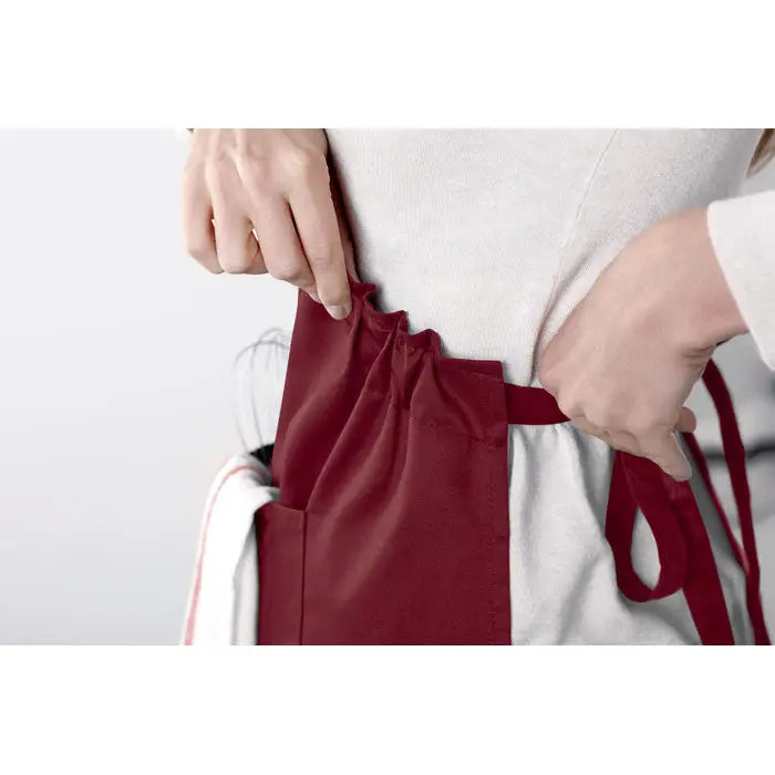 Sort reglabil din material textil roșu închis cu talie ajustabilă și buzunare laterale