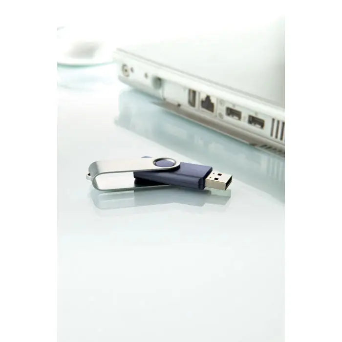 Techmate usb flash drive de 16 gb cu capac metalic argintiu si corp albastru inchis elegant si functional