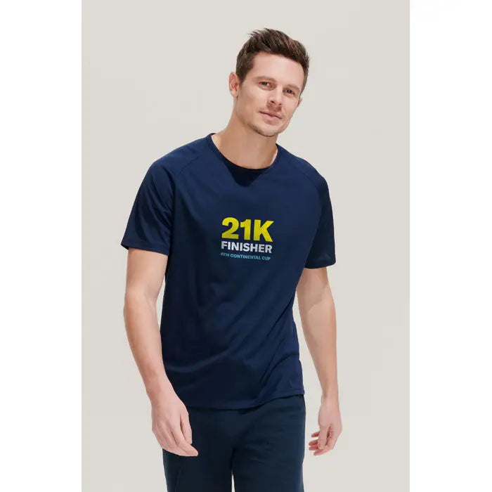 Tricou bărbați sportiv bleumarin cu mâneci scurte și text galben alb 21k finisher pentru alergare