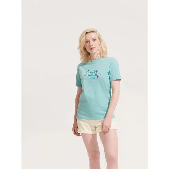 Tricou legend organic 175g albastru deschis cu maneci scurte si design imprimat printed in love cu inima mica