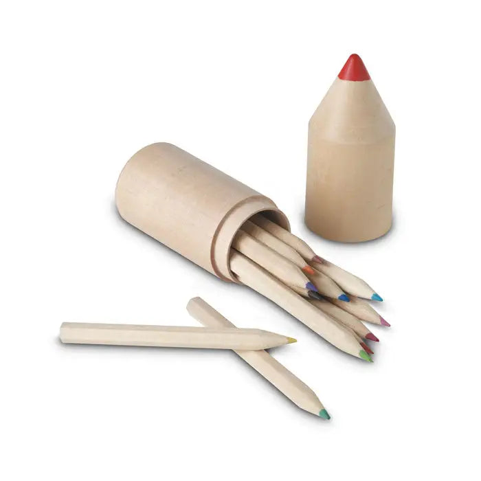 Set de 12 creioane colorate din lemn cu varfuri colorate, aranjate ordonat in cutie cilindrica din lemn