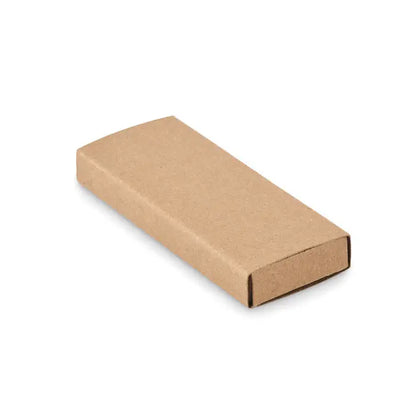 O cutie dreptunghiulara simpla din carton maro mat cu margini curate pentru 15 bucati tencuieli adezive