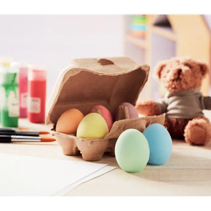Pastel vopsite oua din creta in cutie maro de carton cu 6 oua pentru decor si creativitate