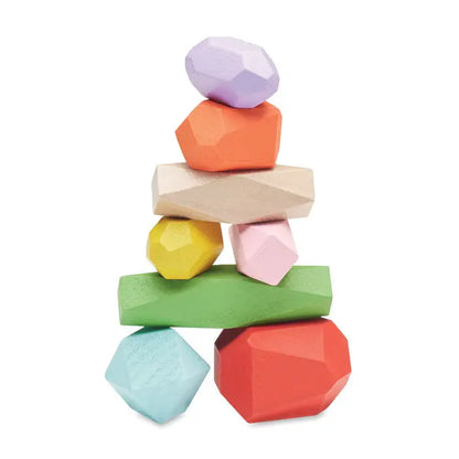 O stivă de 8 pietre de lemn colorate pastel și vibrant, cu fațete, în punga de depozitare