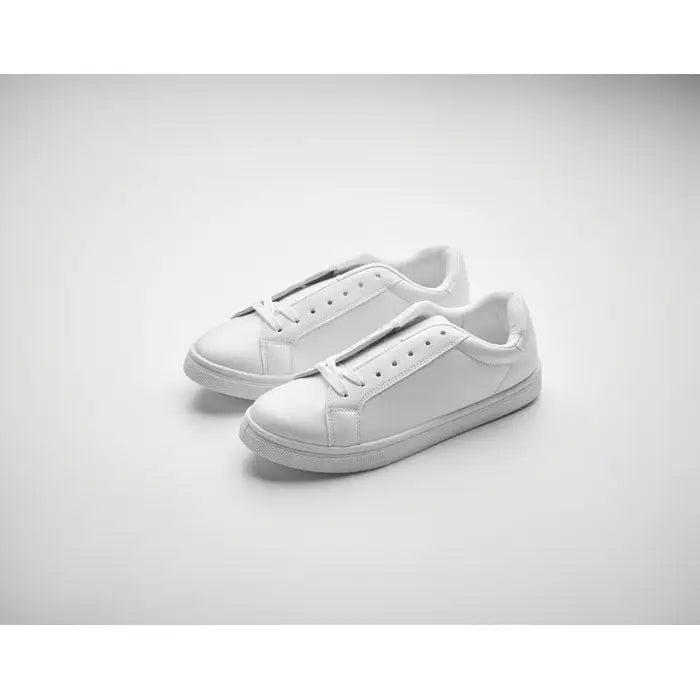Adidasi din piele ecologica albi cu design minimalist si talpa joasa marimea 38