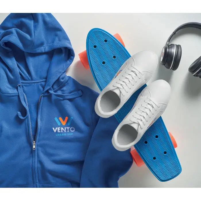 Hanorac urban albastru vento cu fermoar și logo brodat pe piept pentru adidasi in pu marimea 40