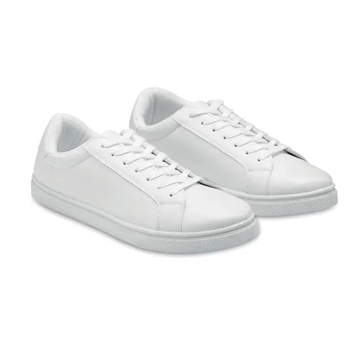 Adidasi din piele alba PU marimea 43 cu design minimalist si sireturi asortate pentru utilizare casual