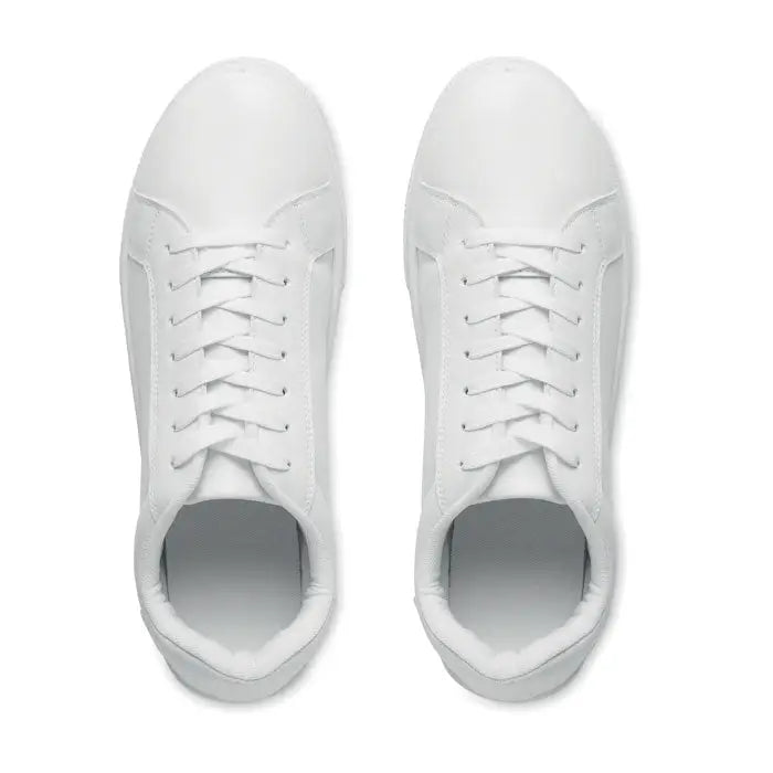 Adidasi albi din piele ecologica marimea 46 cu design minimalist si sireturi asortate