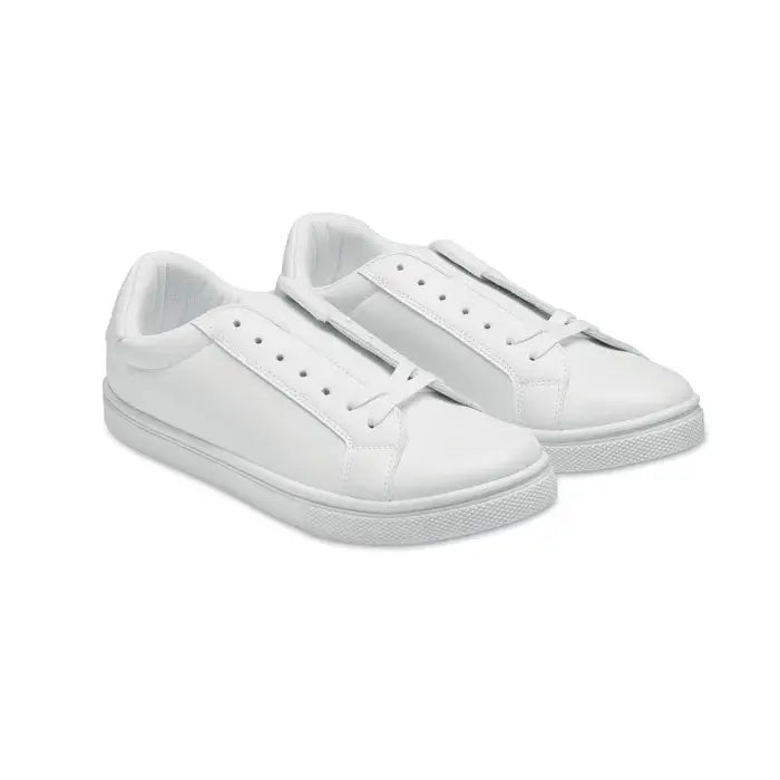 Adidași albi low-top din piele ecologică cu design minimalist și șireturi albe mărimea 47