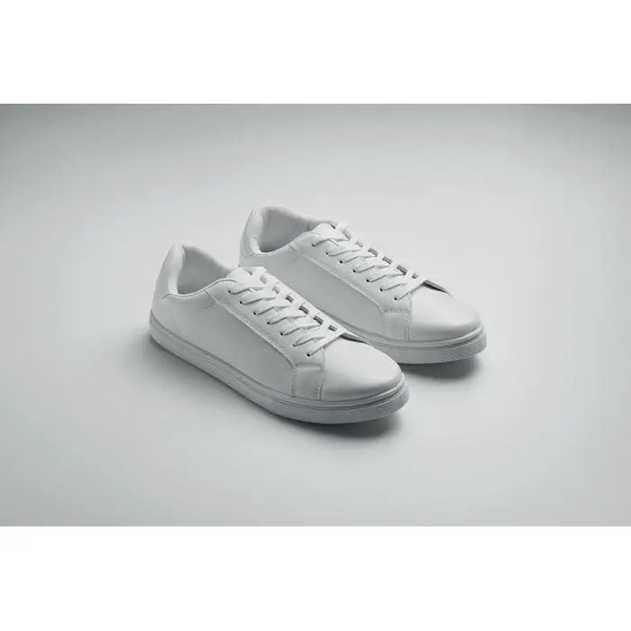 Adidași din piele albă cu talpă joasă și design minimalist mărimea 47 din material pu