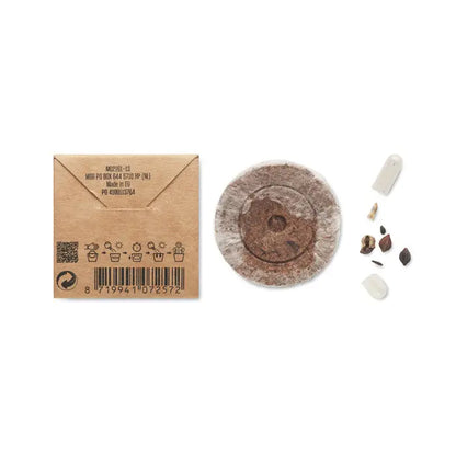 Kit starter de sol pentru plantare maro circular cu pietre decorative mici si eticheta alba amestecati discul cu seminte de flori
