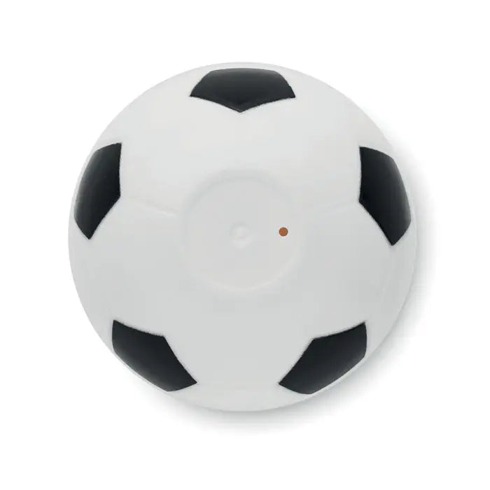 Balsam de buze in forma de fotbal alb-negru cu textura mata si design de minge de fotbal reliefata