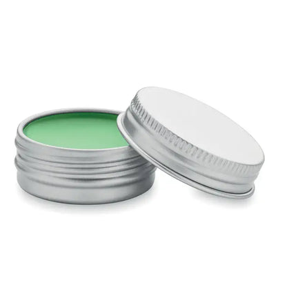 Balsam de buze vegan în cutie rotundă din aluminiu argintiu cu balsam verde pentru hidratare naturală