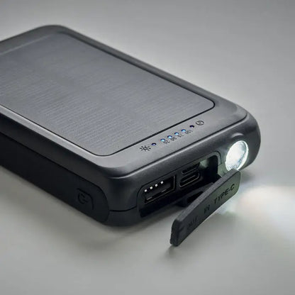 Banca de energie solara 5000 mah black rugged power bank cu lanterna led integrata si porturi usb multiple