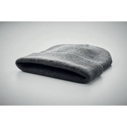 Beanie din rpet gri melanj cu manseta tricotata moale perfecta pentru purtare zilnica