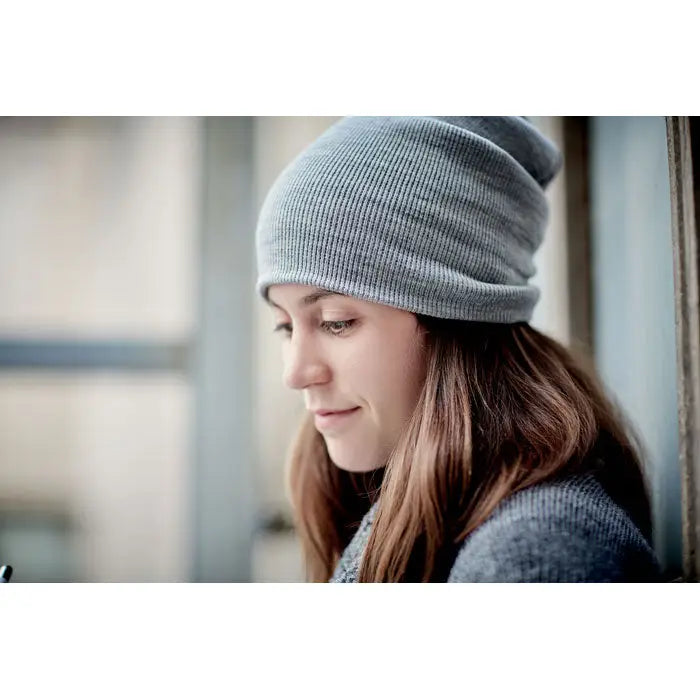 Beanie din rpet cu manseta moale gri melanj, tricotata, cu croiala lejera si aspect slouchy