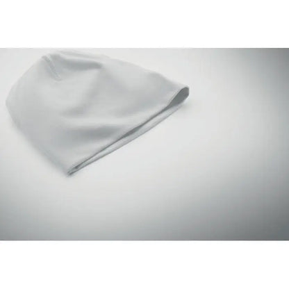 Beanie unisex din bumbac gri deschis cu textura tricotata subtila si logo mic brodat pe marginea rabatata