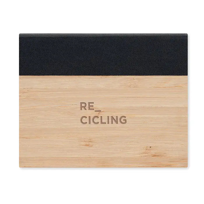 Bloc de note lipicios din bambus minimalist cu capac negru din material textil si text gravat re cicling pe lemn natural