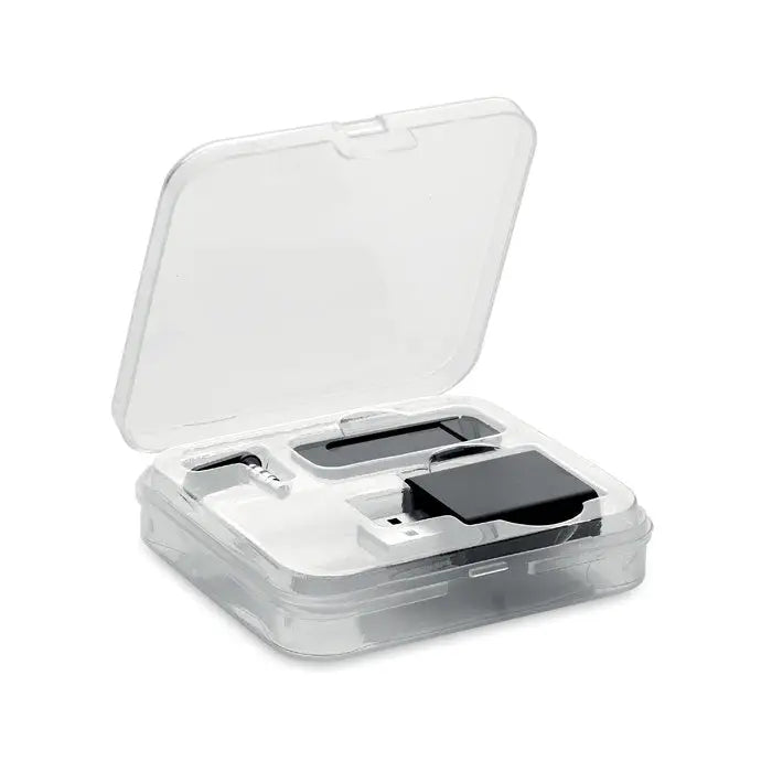 Blocant de date si audio pentru camerele web cu carcasa transparenta ce contine un usb flash drive negru si adaptor