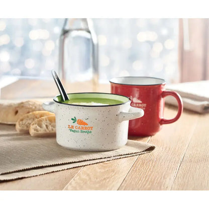 Bol ceramic vintage 550 ml oală de supă emailată albă cu pete cu margine verde și logo morcov portocaliu le carrot vegan broths