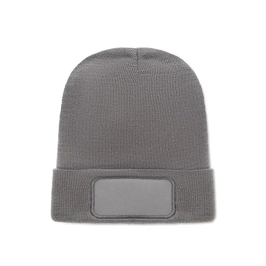 Bonita beanie unisex gri din poliester rpet cu tiv pliat si patch dreptunghiular asortat pe partea din fata