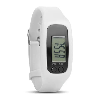 Bratara pedometru alba cu design minimalist si afisaj negru, ce masoara pasii zilnici pentru fitness