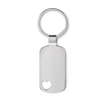 Breloc din metal argintiu cu detaliu inima decupata in partea de jos pentru chei si accesorii
