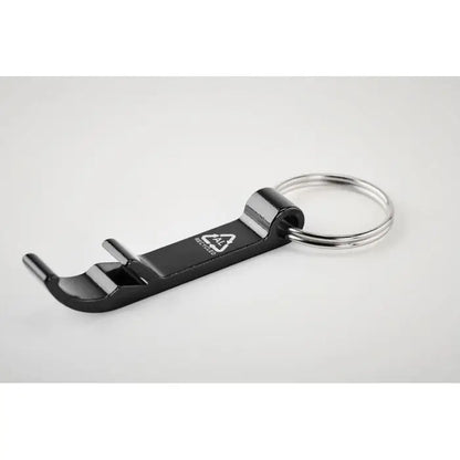 Breloc din aluminiu reciclat negru cu deschizator de sticle si inel argintiu gravat cu simbolul reciclare