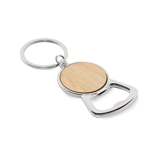 Breloc din aluminiu reciclat argintiu cu disc circular din lemn si desfacator integrat pentru sticle