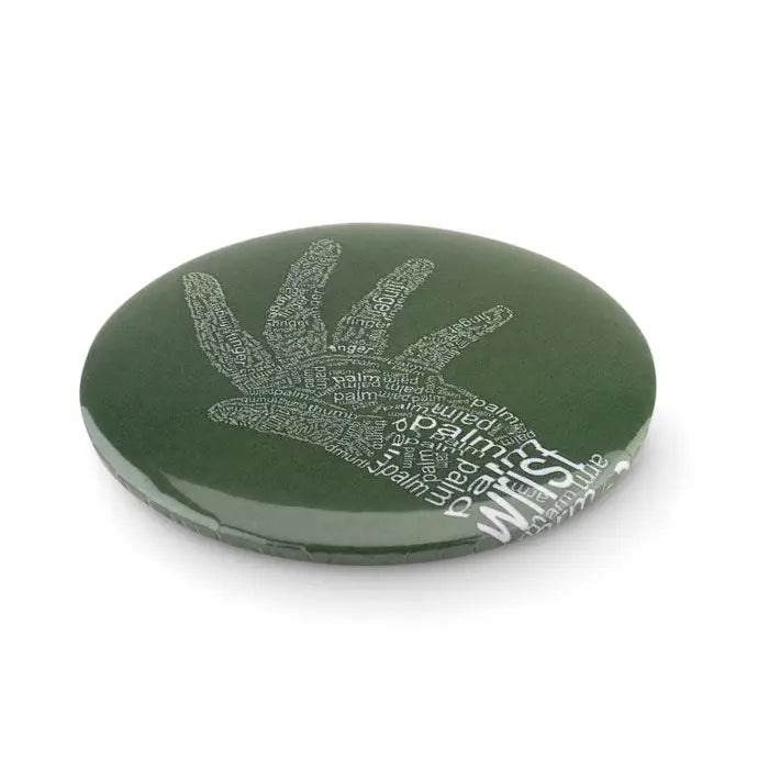 Buton din oglinda din metal verde masliniu cu design circular si amprenta alba formata din text