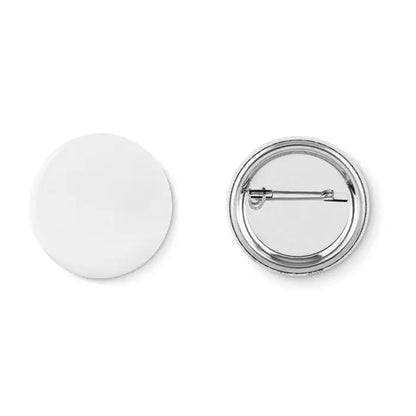 Buton mic tip pin cu cadru metalic argintiu rotund si suprafata alba neteda usoara si reflectorizanta