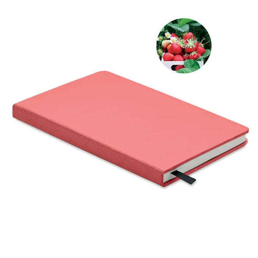 Carte caiet a5 coral cu copertă texturată soft touch și marcator negru din pagini reciclate