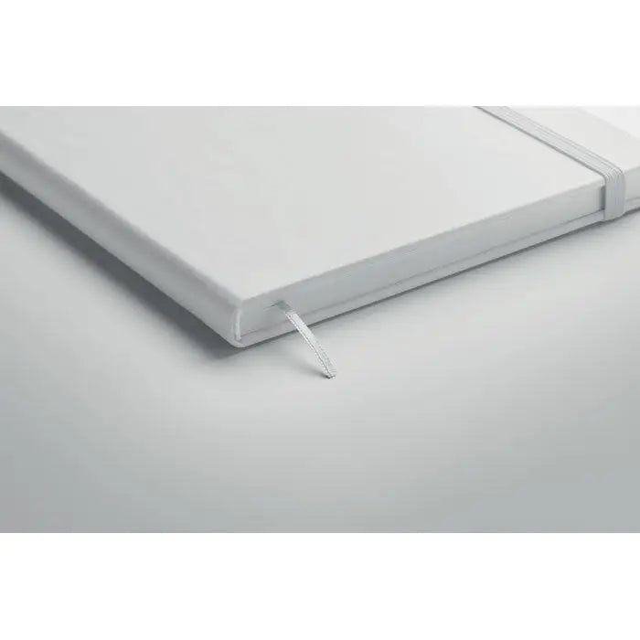 Caiet a5 cu pagini reciclate copertă hardcover albă minimalistă cu elastic pentru închidere eficientă