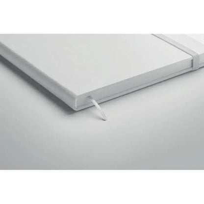 Caiet a5 cu pagini reciclate copertă hardcover albă minimalistă cu elastic pentru închidere eficientă