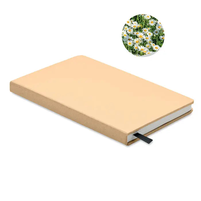 Caiet a5 beige cu pagini reciclate cu coperta texturata si semn de carte negru cu imagine circulara de margarete