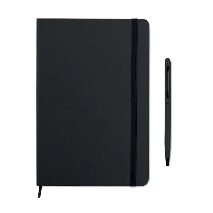 Caiet a5 negru texturat cu elastic si stilou negru asortat pentru notite cu linii