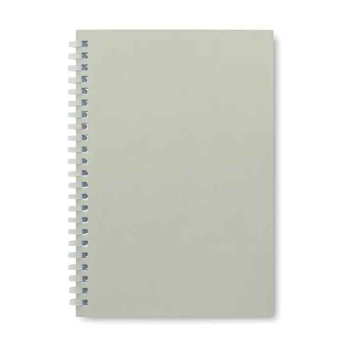 Caiet a5 din carton reciclat spiralat cu coperta off-white mata si legatura alba pentru notite minimaliste