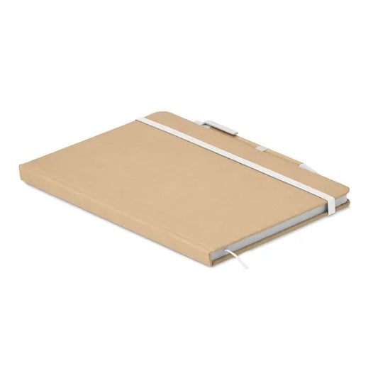 Notebook a5 din carton reciclat cu coperta din piele tan si elastic alb cu clips pentru pix inclus
