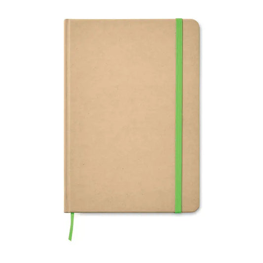 Notebook a5 din hartie kraft reciclata cu elastic verde si semn de carte asortat pentru 80 de randuri
