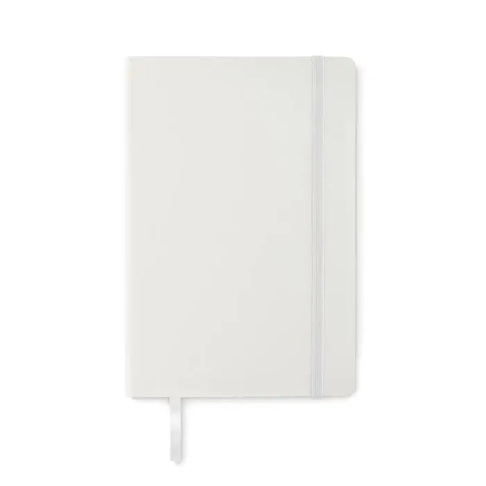 Caiet a5 reciclat cu copertă albă hardcover texturată și elastic de fixare asortat