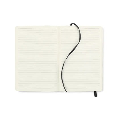 Caiet a5 reciclat cu copertă hardcover crem, pagini liniate și elastic negru pentru semnarea paginilor
